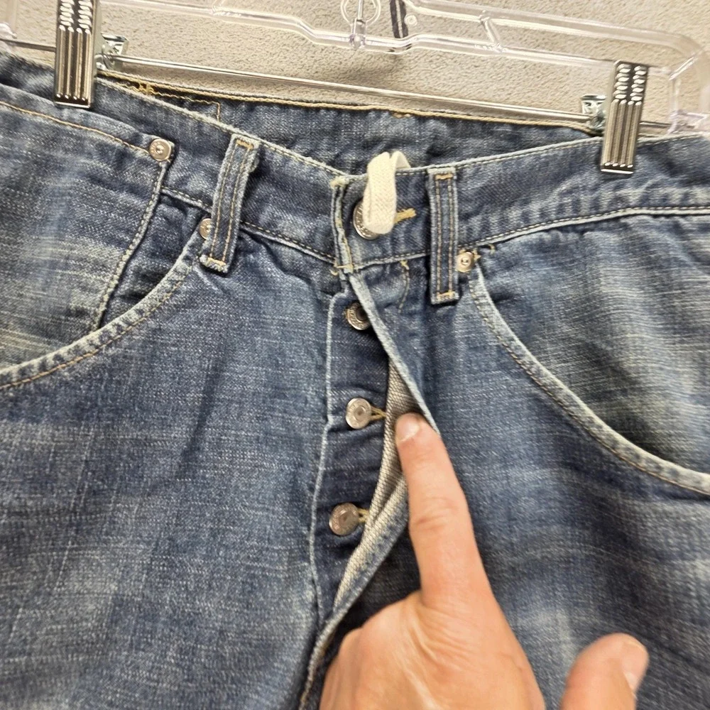 Levis 11757 important